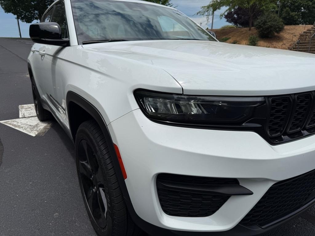 Jeep Grand Cherokee Laredo 4WD 2023