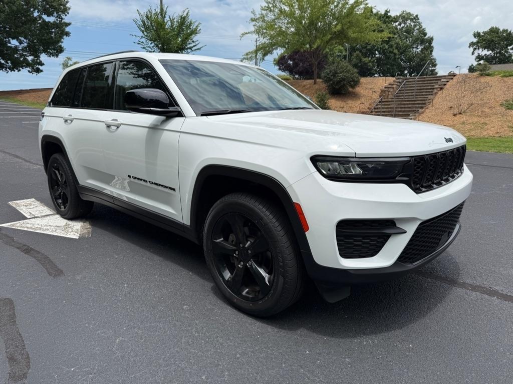 Jeep Grand Cherokee Laredo 4WD 2023