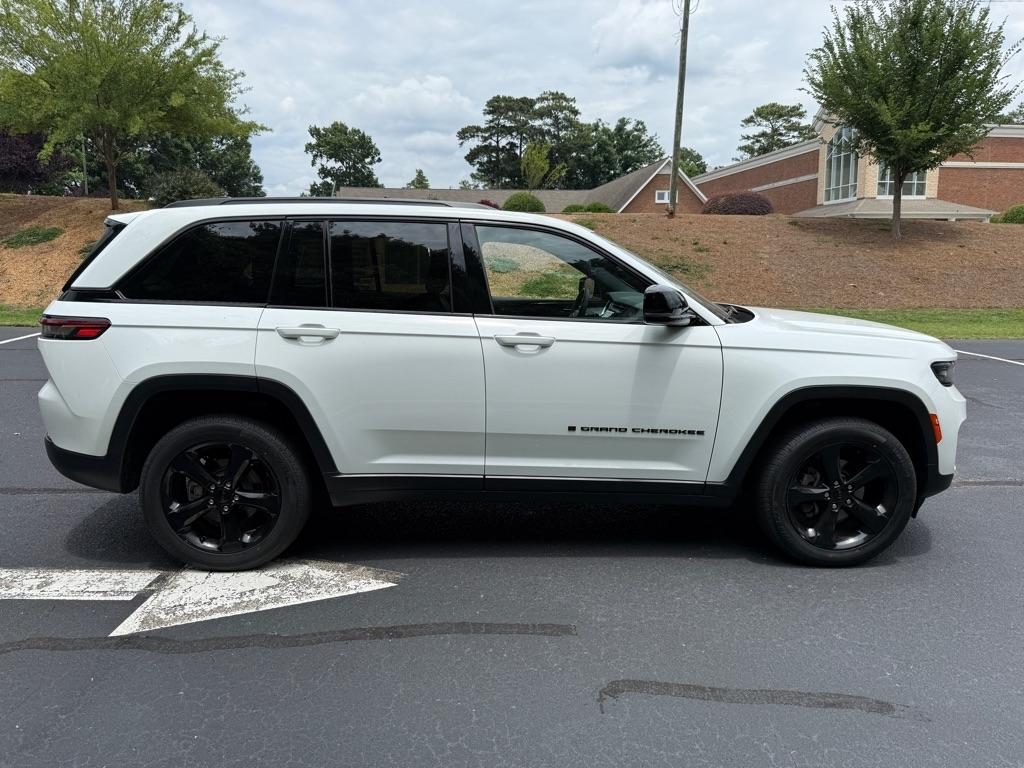 Jeep Grand Cherokee Laredo 4WD 2023