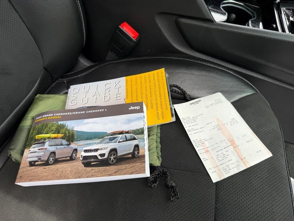 Jeep Grand Cherokee Laredo 4WD 2023