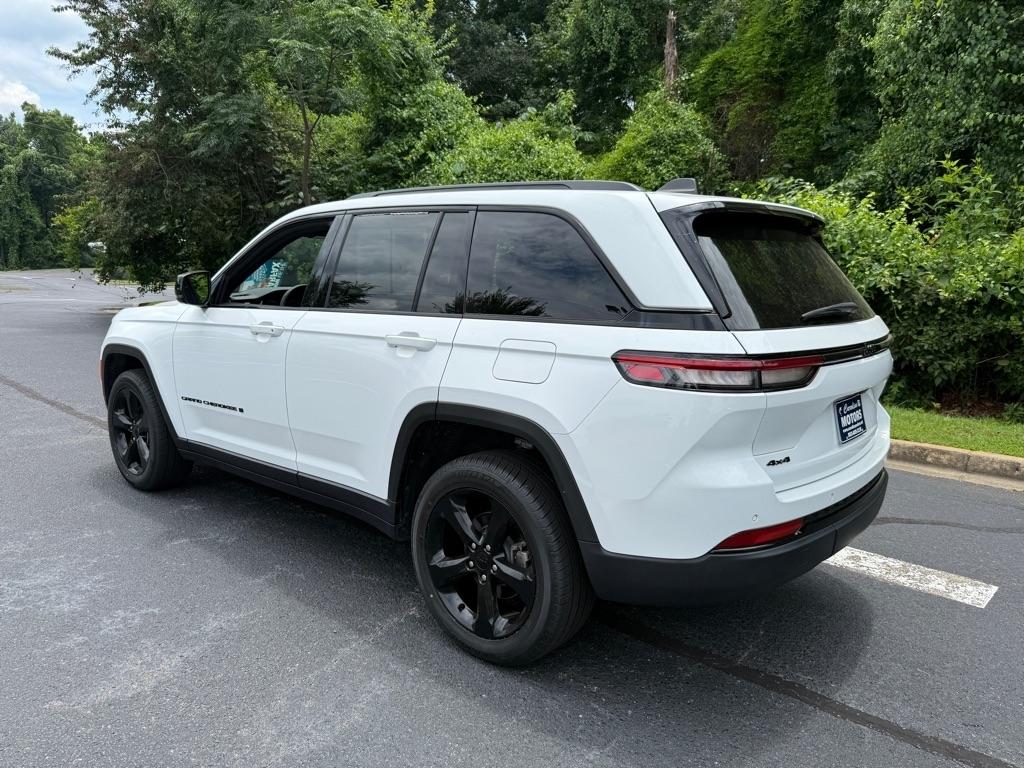 Jeep Grand Cherokee Laredo 4WD 2023