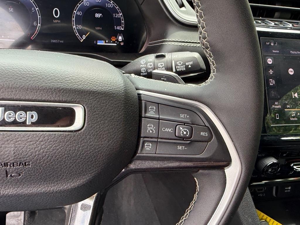 Jeep Grand Cherokee Laredo 4WD 2023