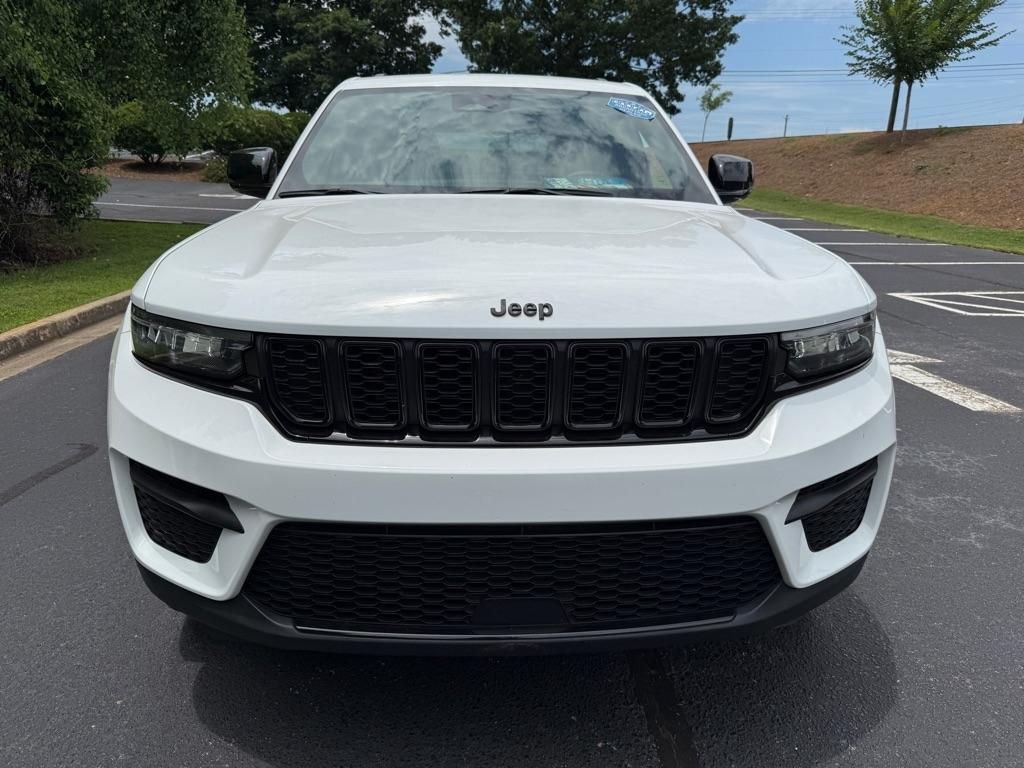 Jeep Grand Cherokee Laredo 4WD 2023