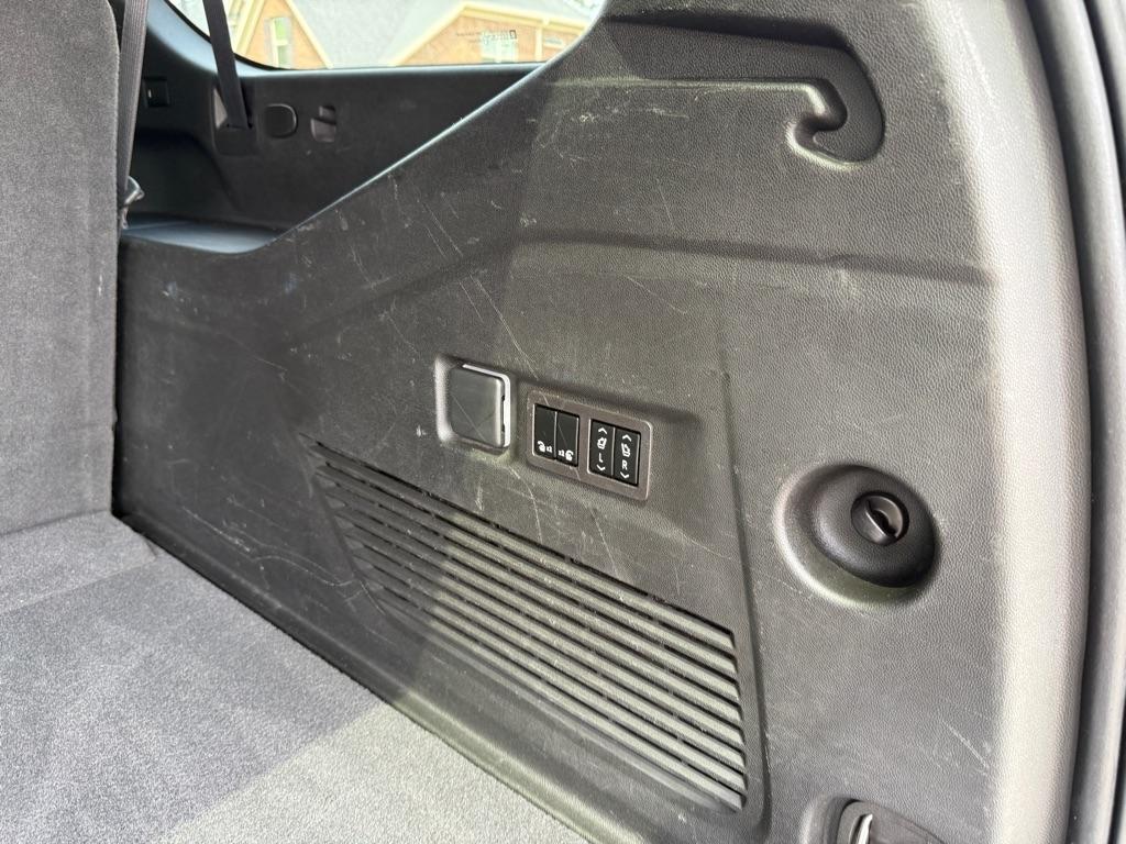 Chevrolet Suburban Premier 2023