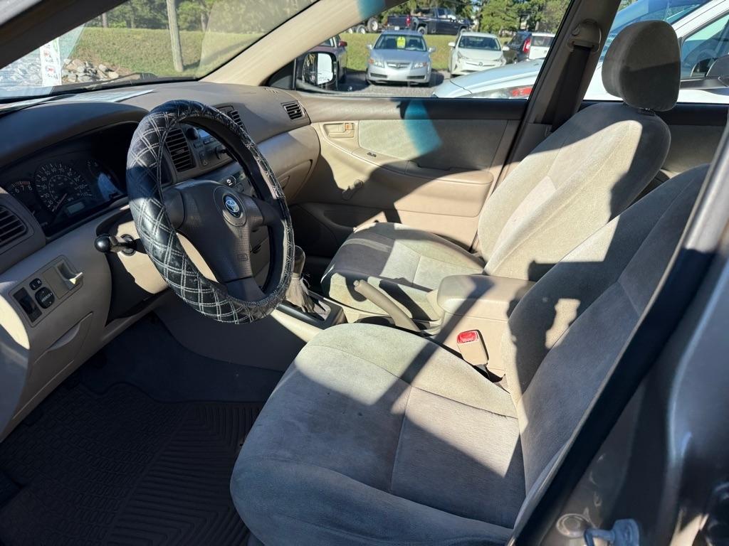 Toyota Corolla CE 2004