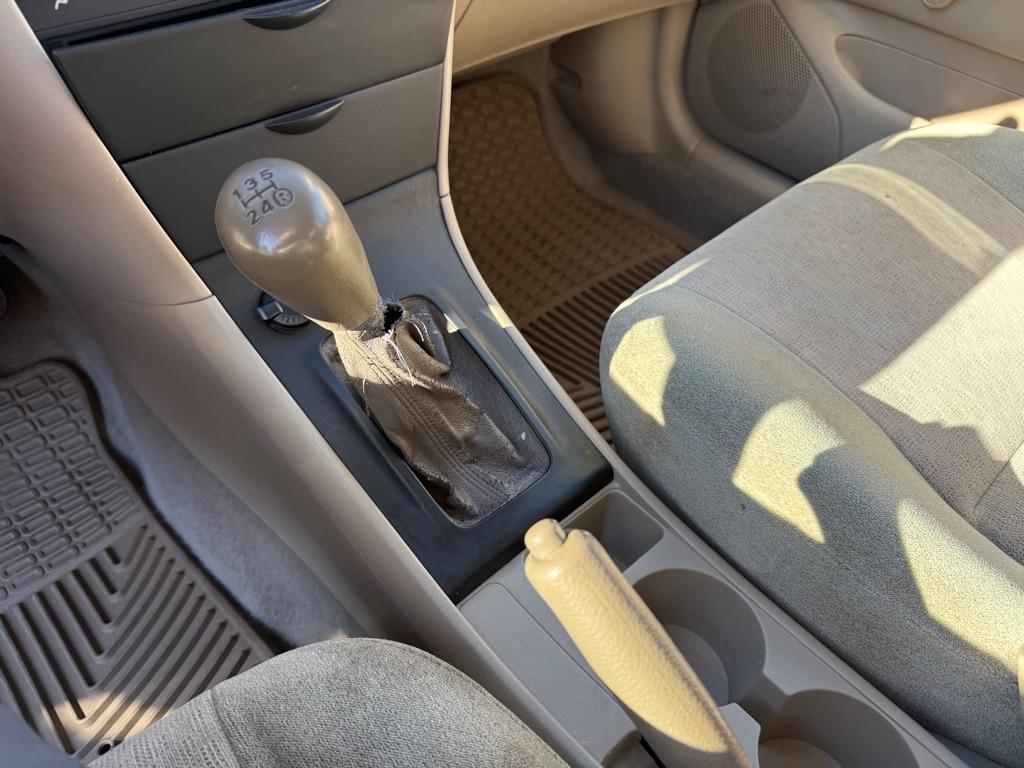 Toyota Corolla CE 2004