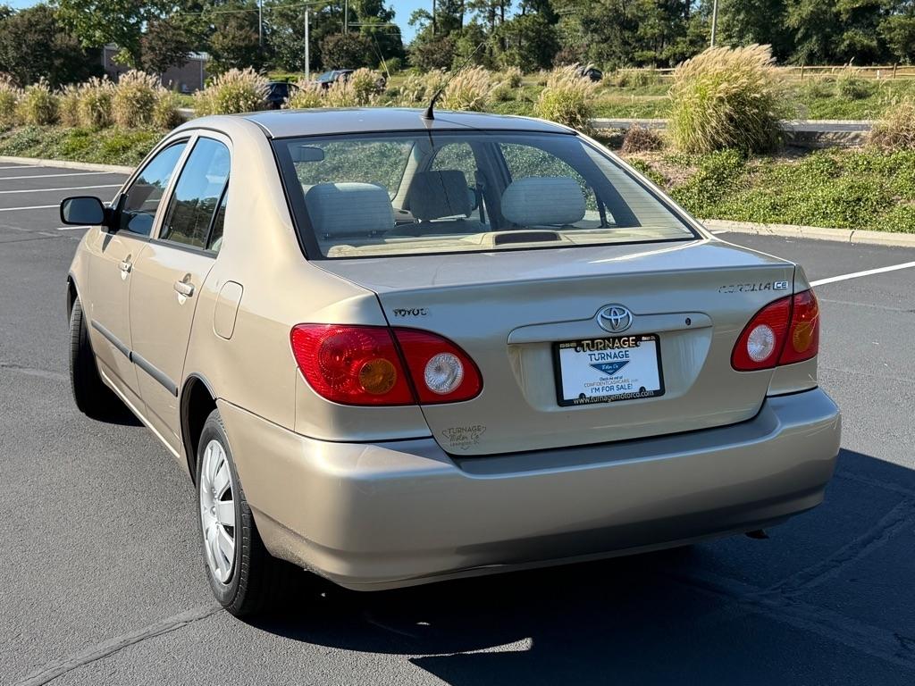 Toyota Corolla CE 2004
