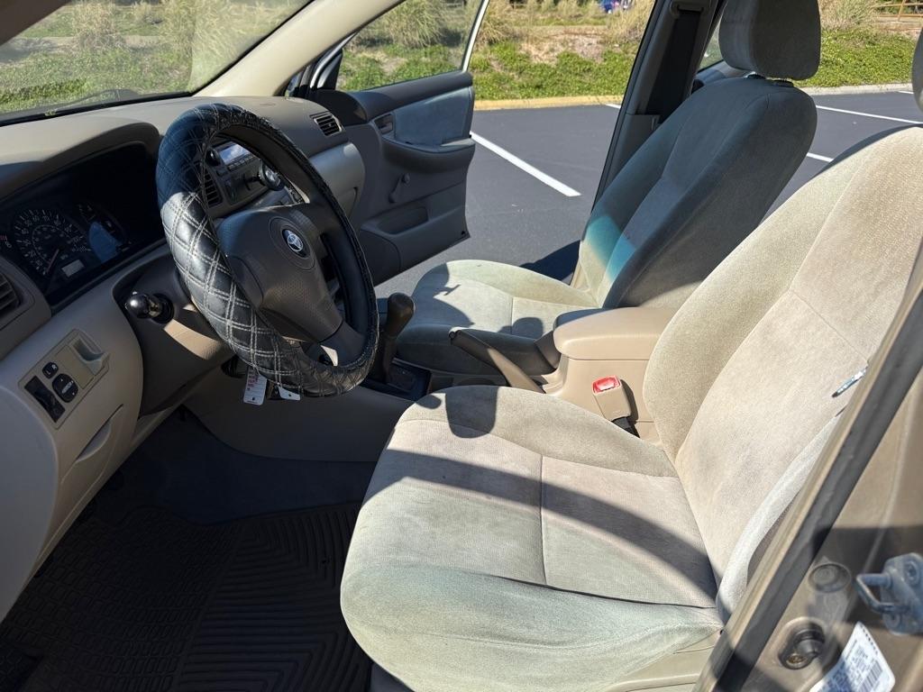 Toyota Corolla CE 2004