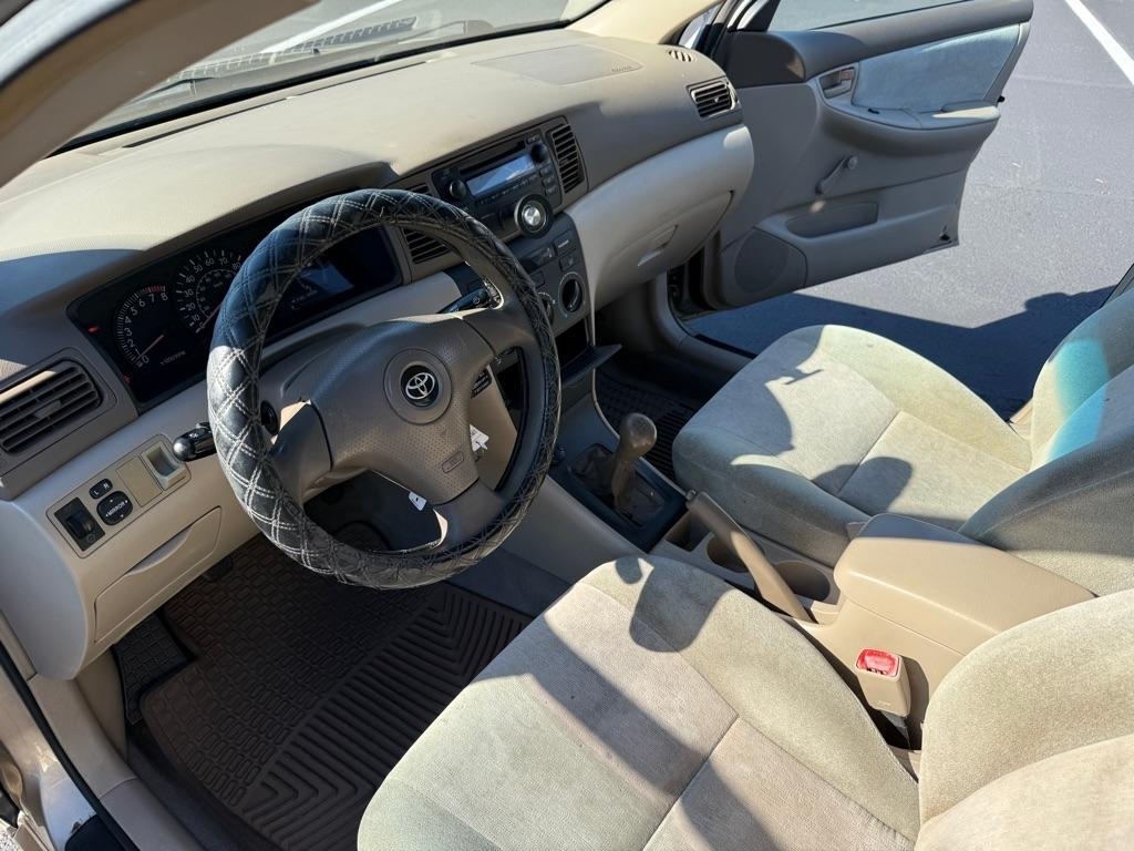 Toyota Corolla CE 2004