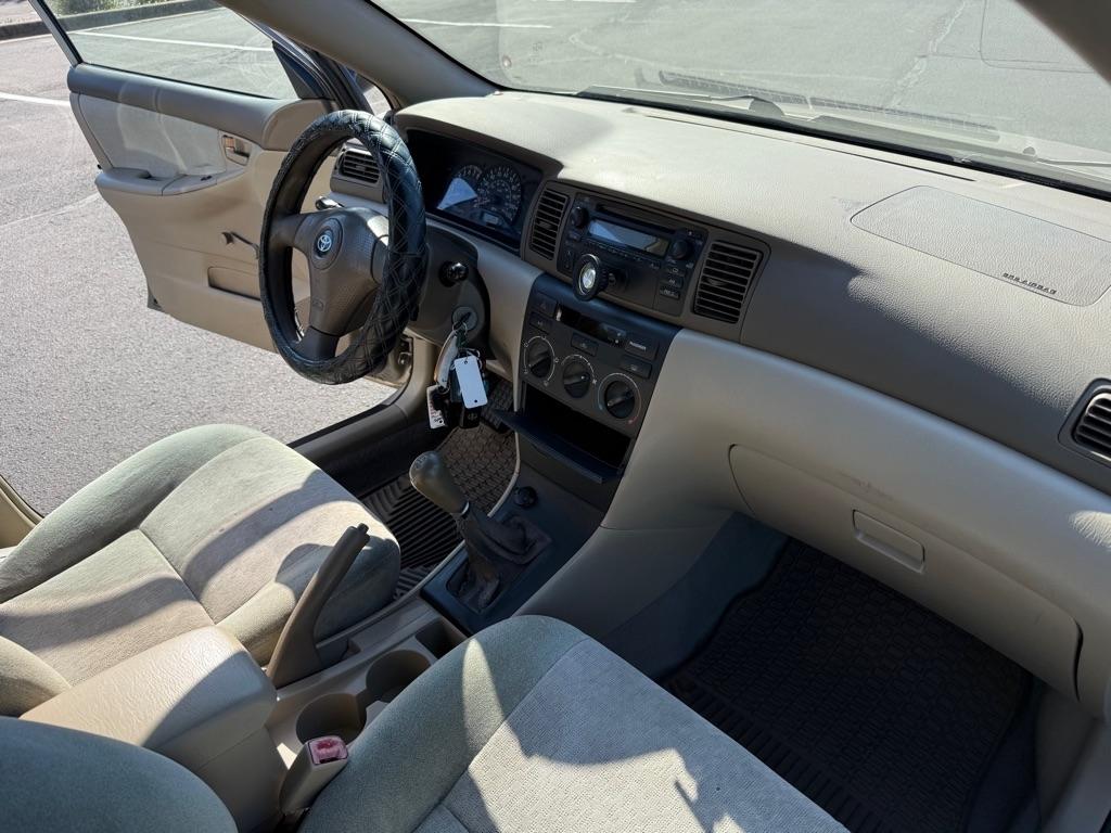 Toyota Corolla CE 2004