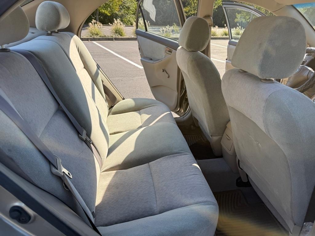 Toyota Corolla CE 2004
