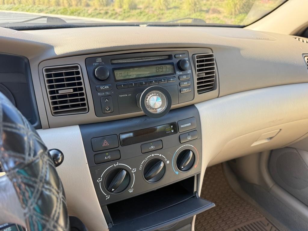 Toyota Corolla CE 2004