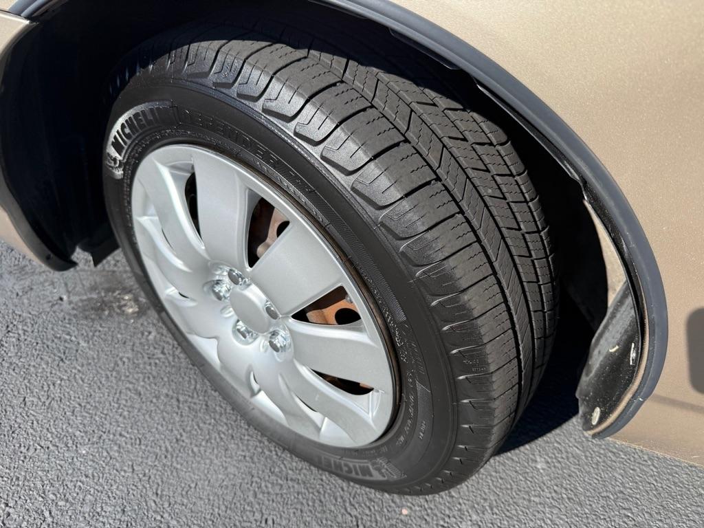 Toyota Corolla CE 2004
