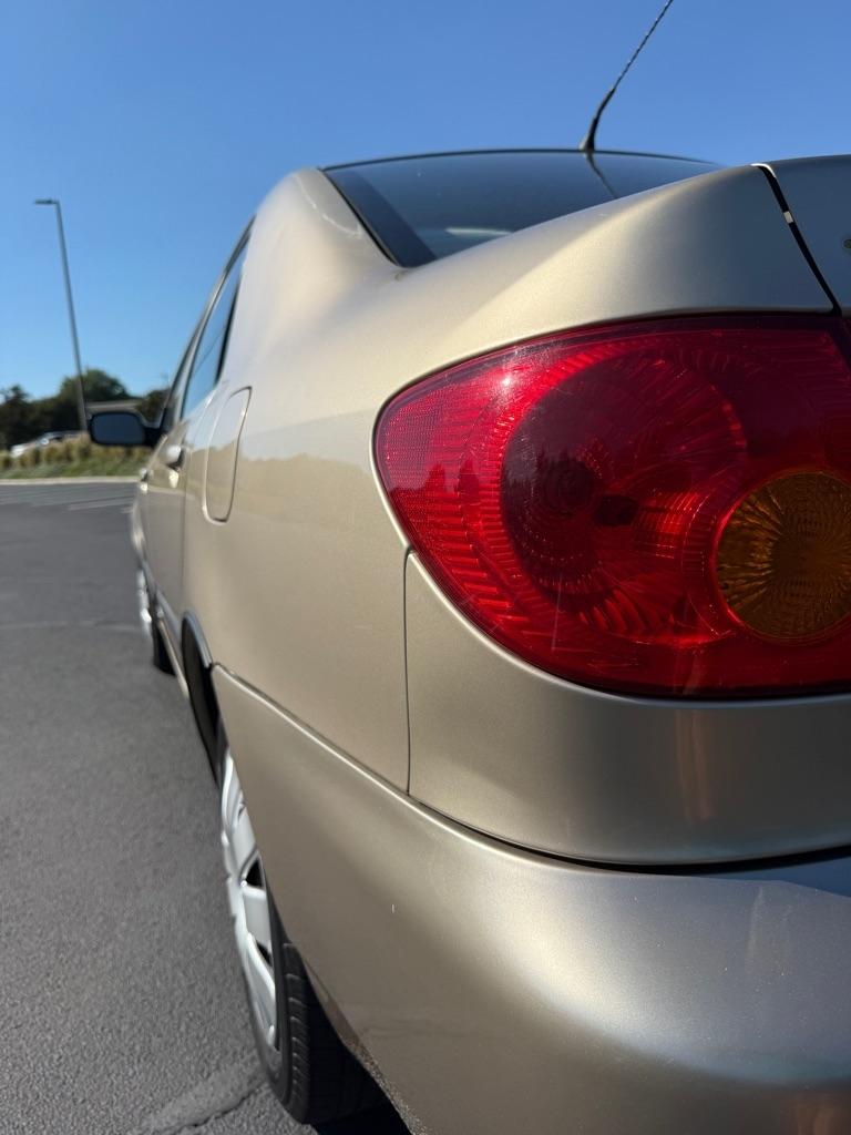 Toyota Corolla CE 2004