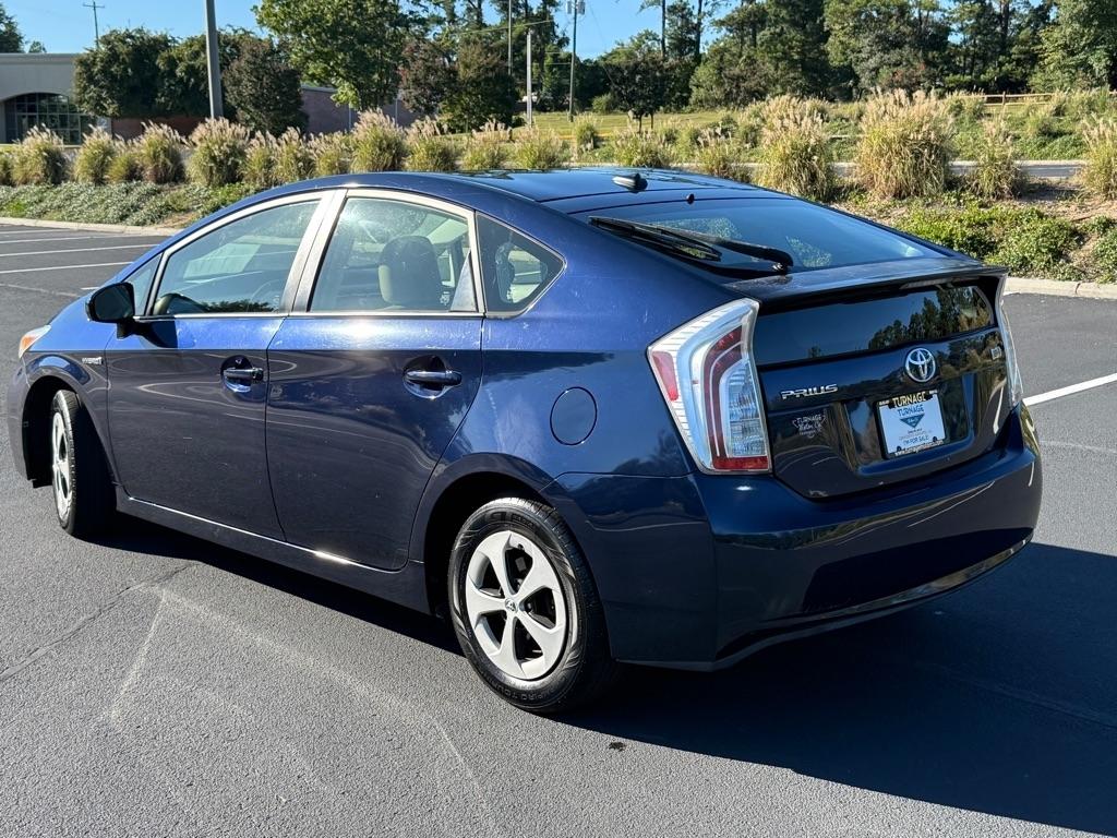 Toyota Prius Prius V 2012