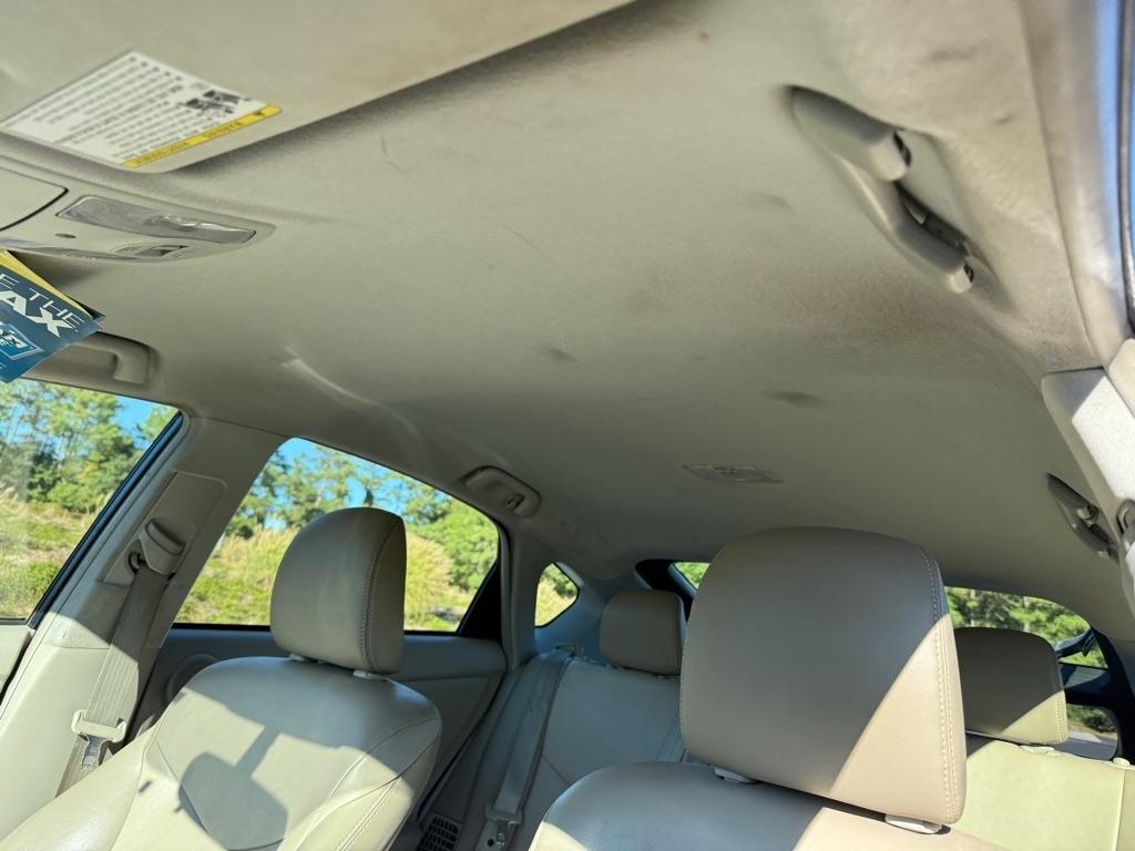 Toyota Prius Prius V 2012