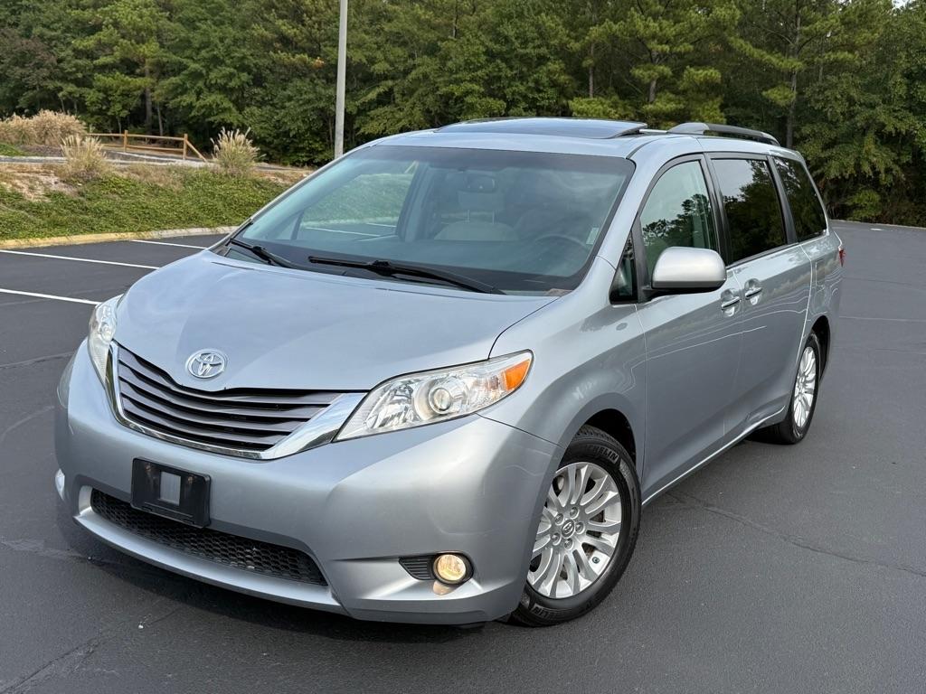2015 Toyota Sienna XLE FWD 8-Passenger V6