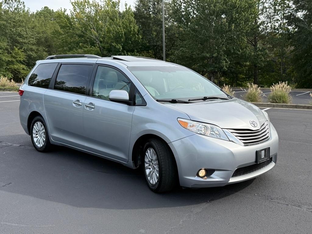 Toyota Sienna XLE FWD 8-Passenger V6 2015