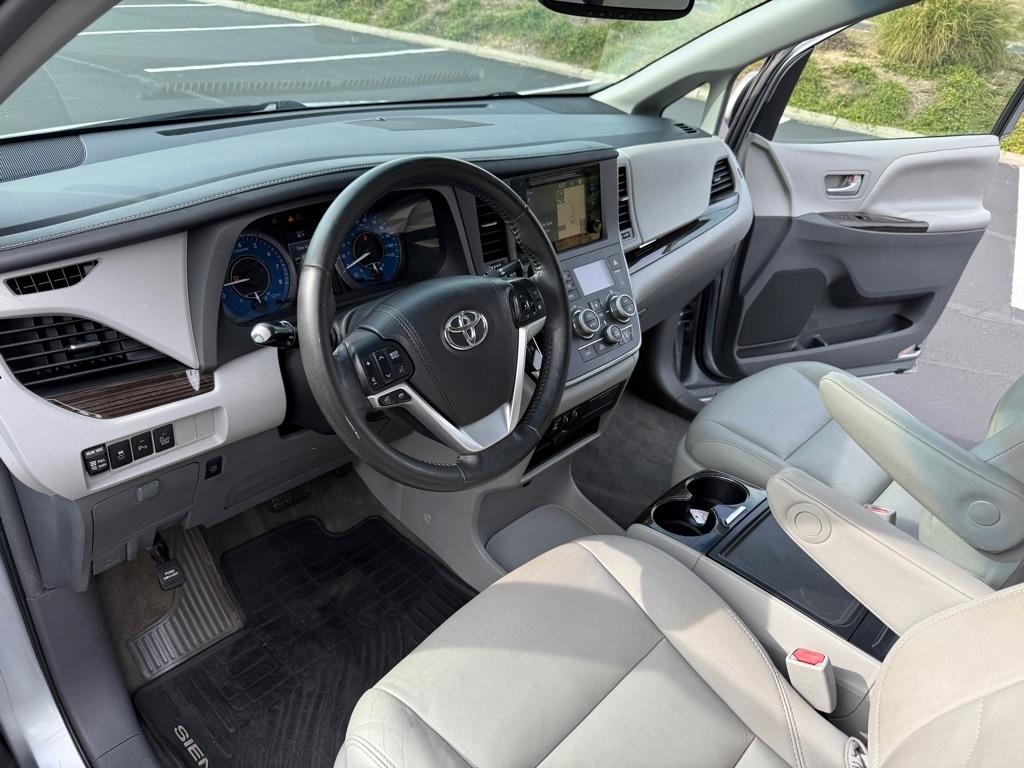 Toyota Sienna XLE FWD 8-Passenger V6 2015