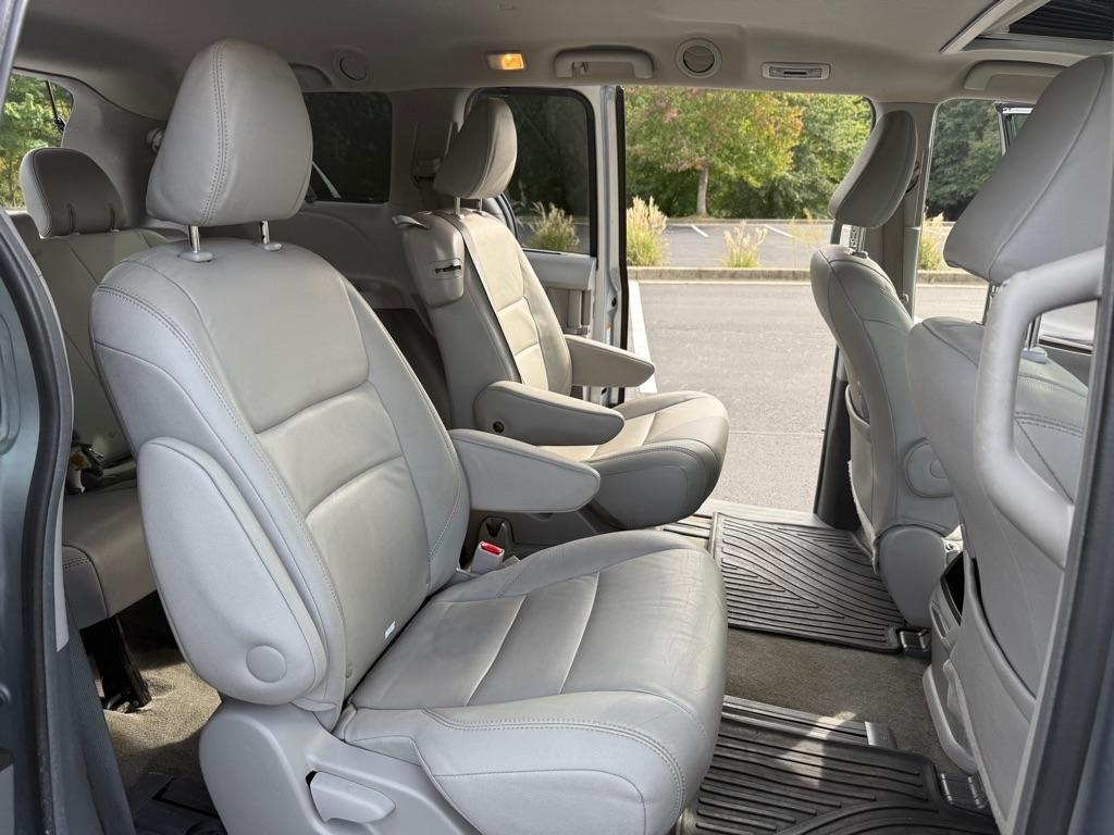 Toyota Sienna XLE FWD 8-Passenger V6 2015