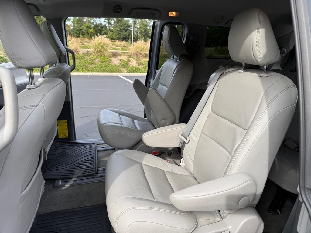 Toyota Sienna XLE FWD 8-Passenger V6 2015