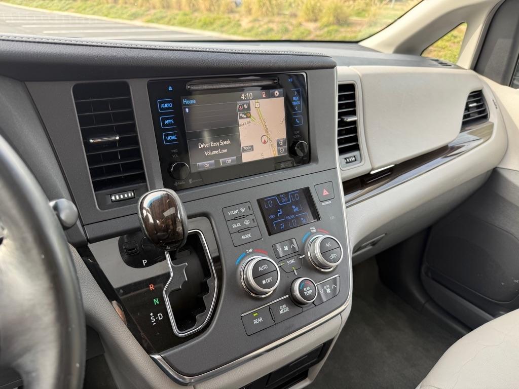 Toyota Sienna XLE FWD 8-Passenger V6 2015