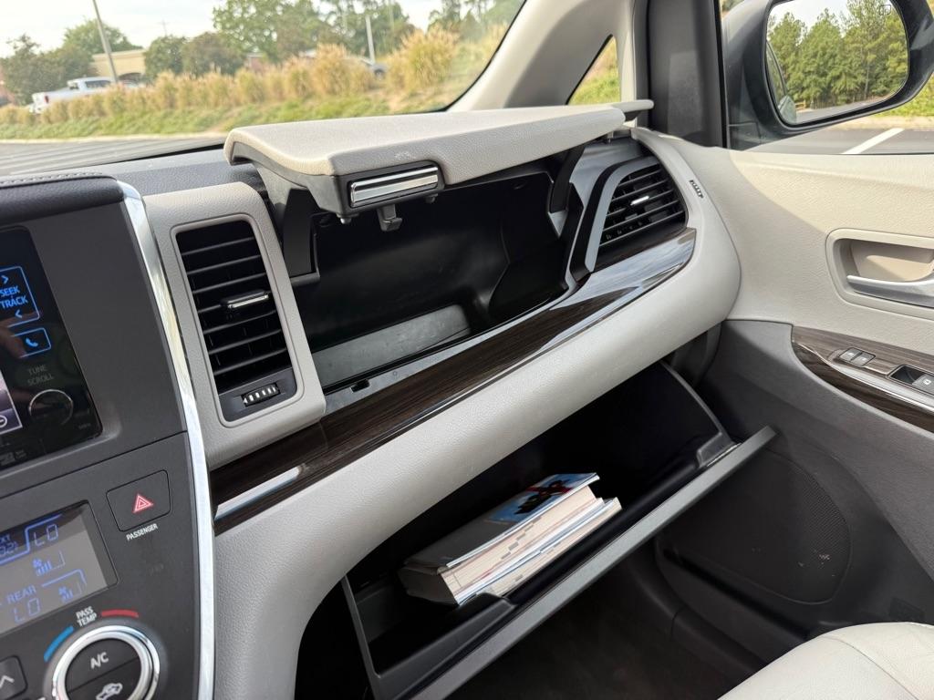 Toyota Sienna XLE FWD 8-Passenger V6 2015