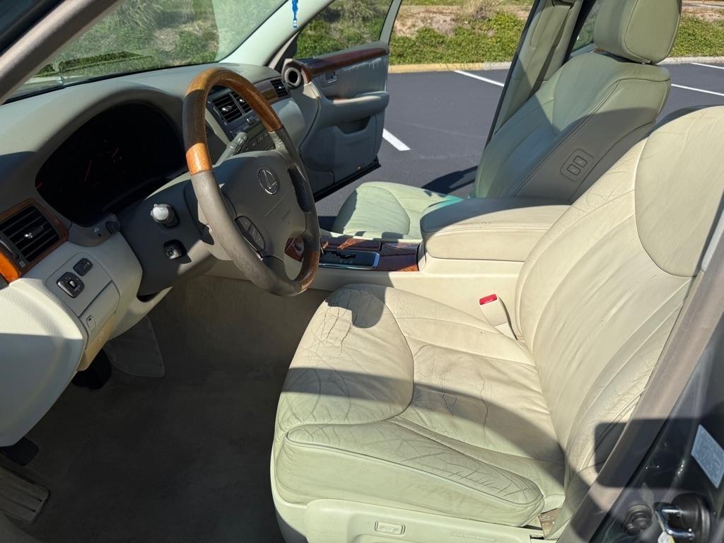 Lexus LS 430 Sedan 2001