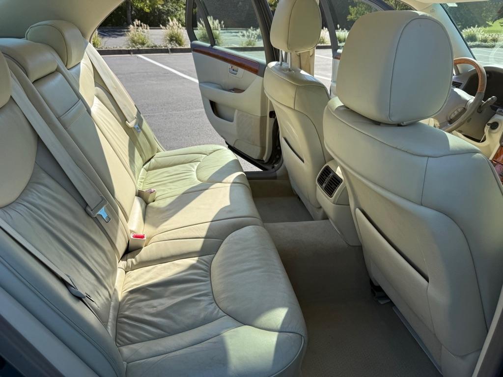 Lexus LS 430 Sedan 2001