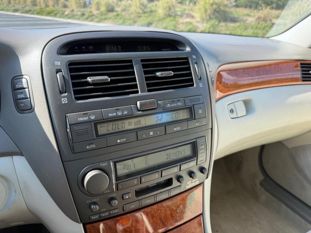 Lexus LS 430 Sedan 2001
