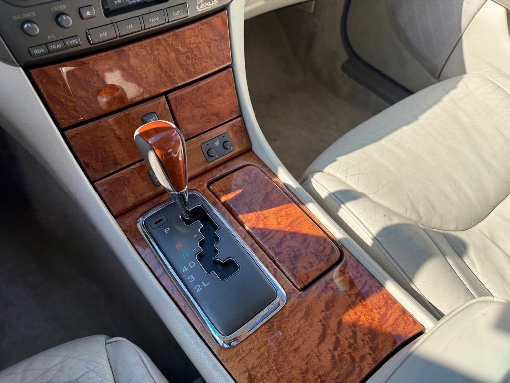 Lexus LS 430 Sedan 2001