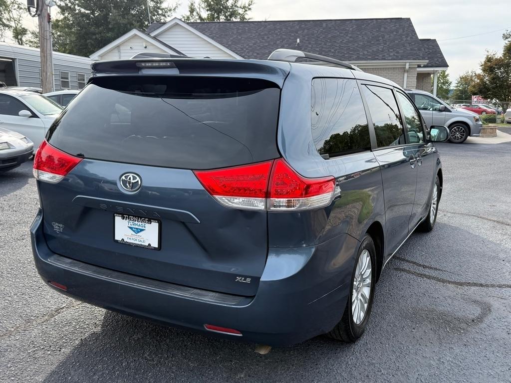 Toyota Sienna XLE FWD 8-Passenger V6 2014