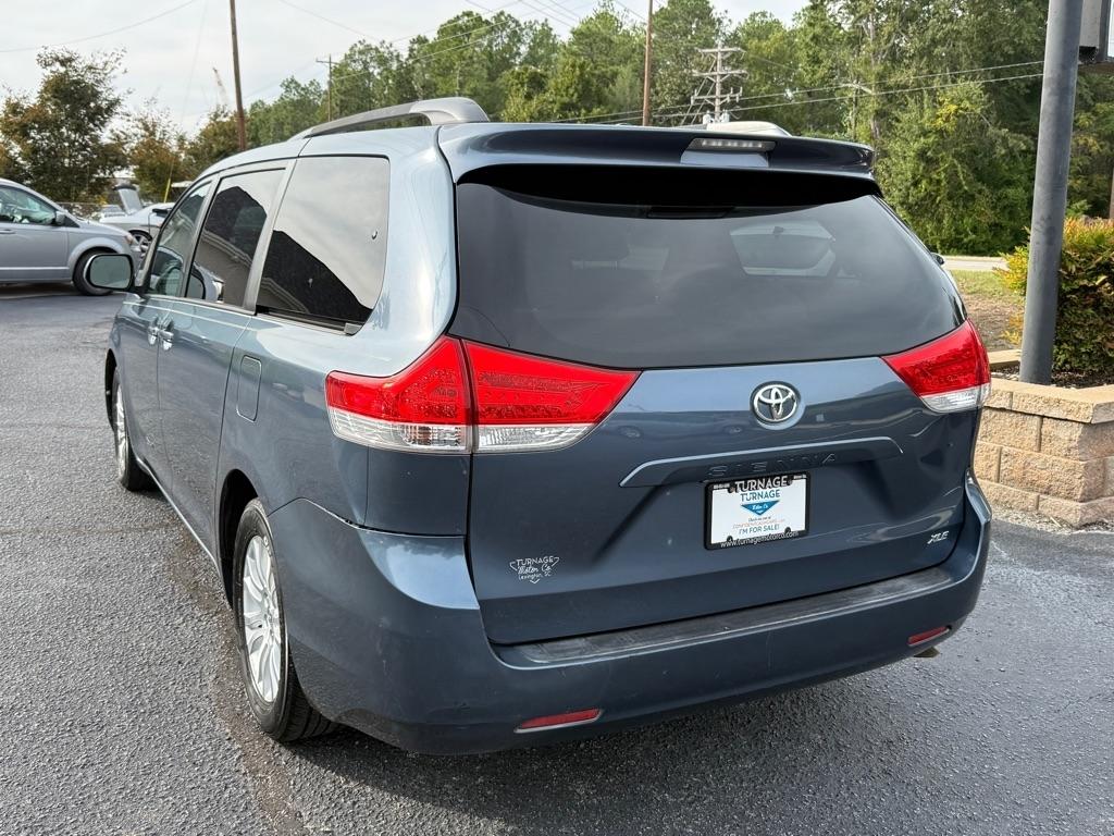 Toyota Sienna XLE FWD 8-Passenger V6 2014