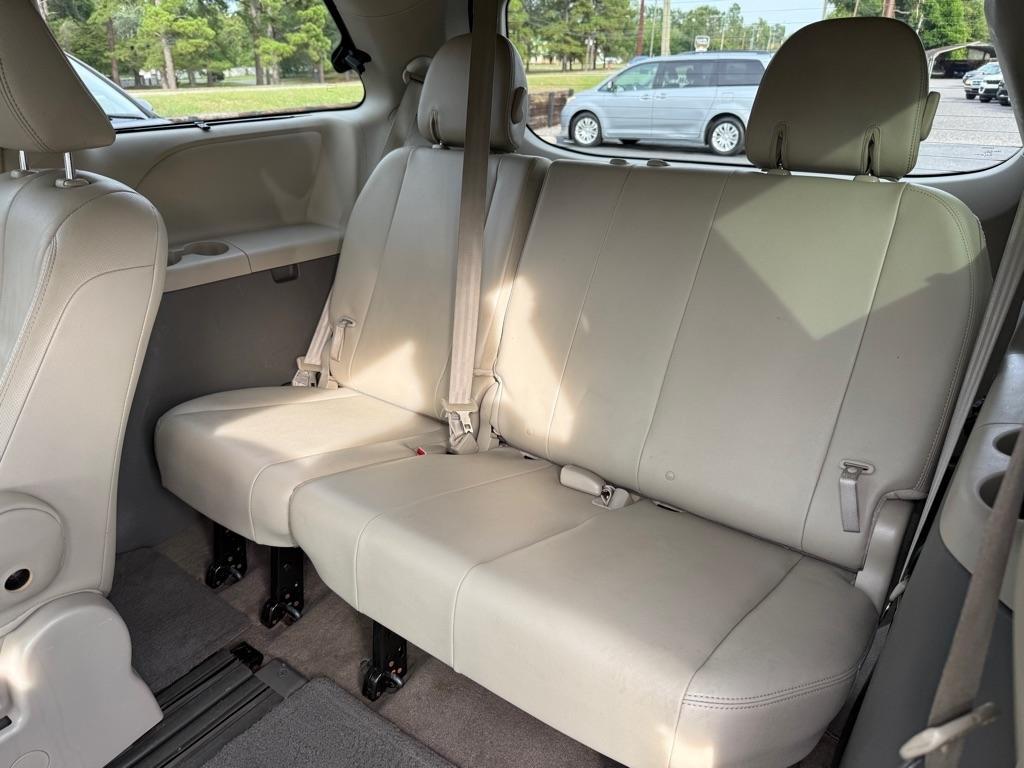Toyota Sienna XLE FWD 8-Passenger V6 2014