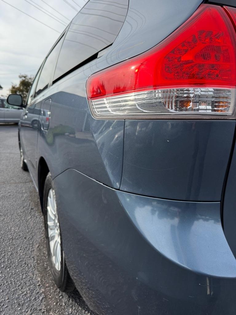Toyota Sienna XLE FWD 8-Passenger V6 2014