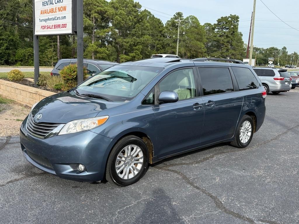 Toyota Sienna XLE FWD 8-Passenger V6 2014
