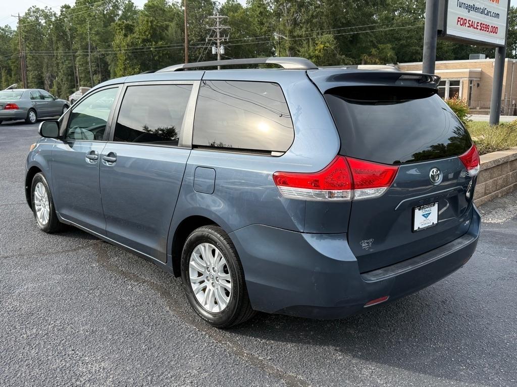 Toyota Sienna XLE FWD 8-Passenger V6 2014