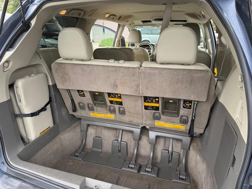 Toyota Sienna XLE FWD 8-Passenger V6 2014