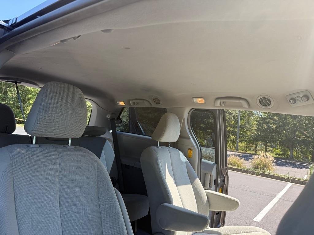 Toyota Sienna FWD 7-Passenger V6 2014