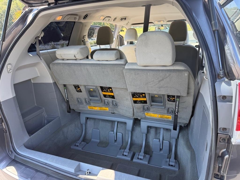 Toyota Sienna FWD 7-Passenger V6 2014