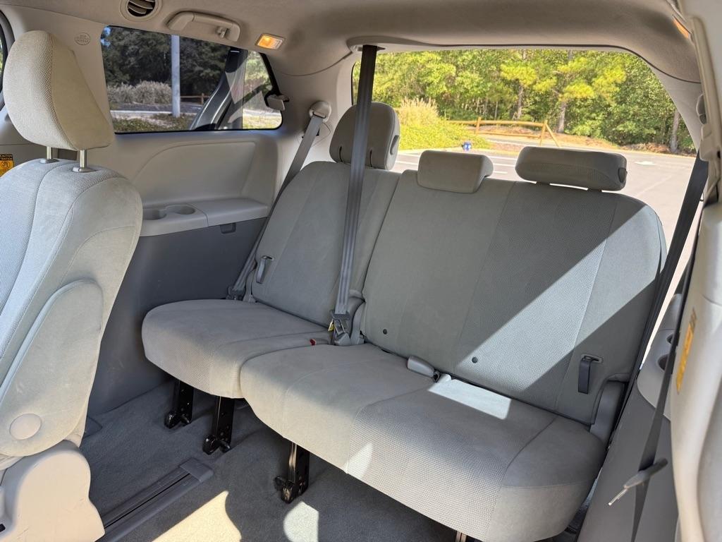 Toyota Sienna FWD 7-Passenger V6 2014