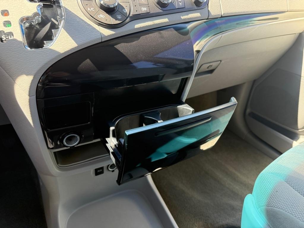 Toyota Sienna FWD 7-Passenger V6 2014