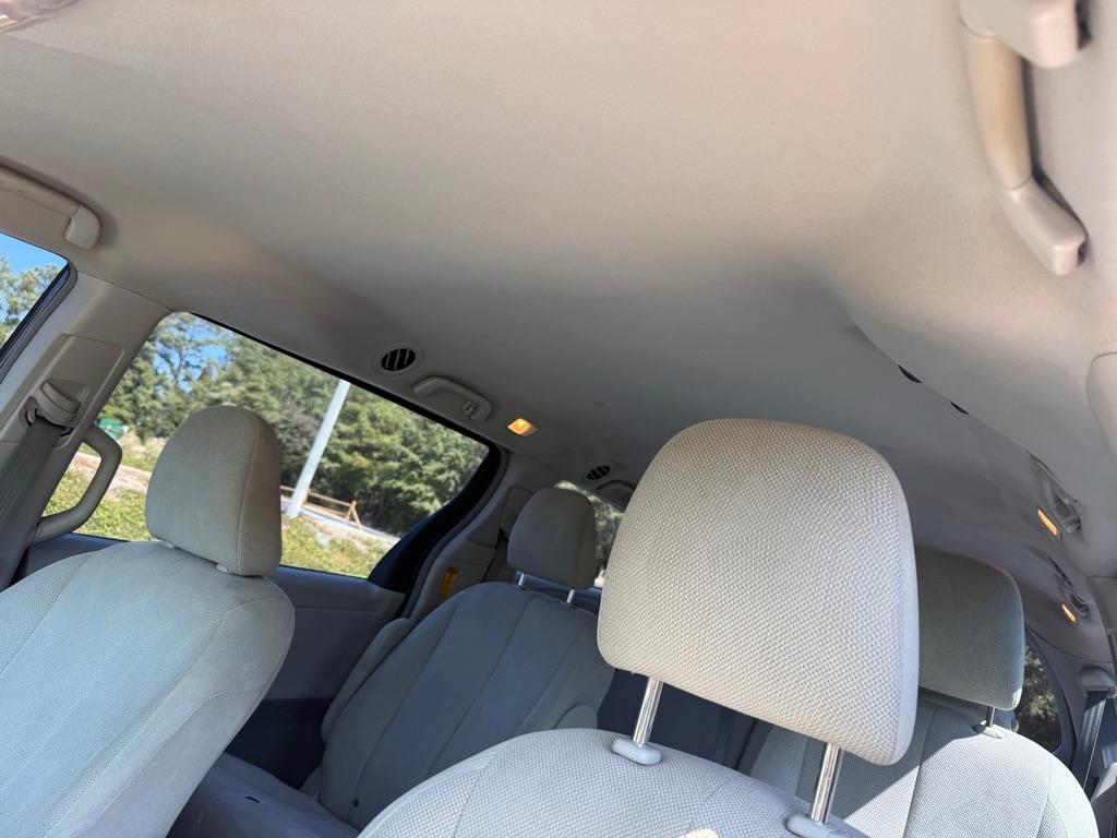 Toyota Sienna FWD 7-Passenger V6 2014