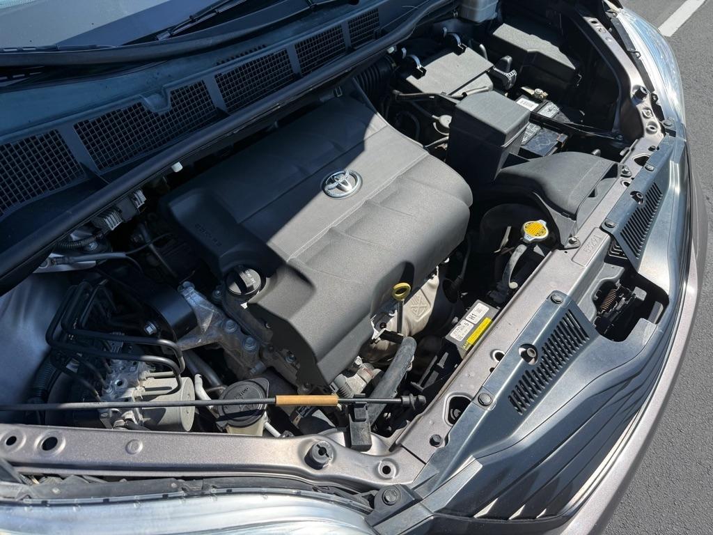 Toyota Sienna FWD 7-Passenger V6 2014