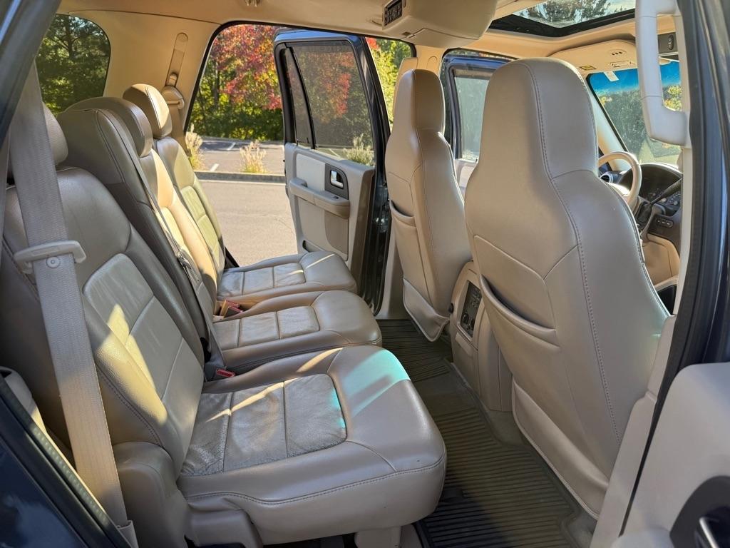 Ford Expedition Eddie Bauer 5.4L 2WD 2004