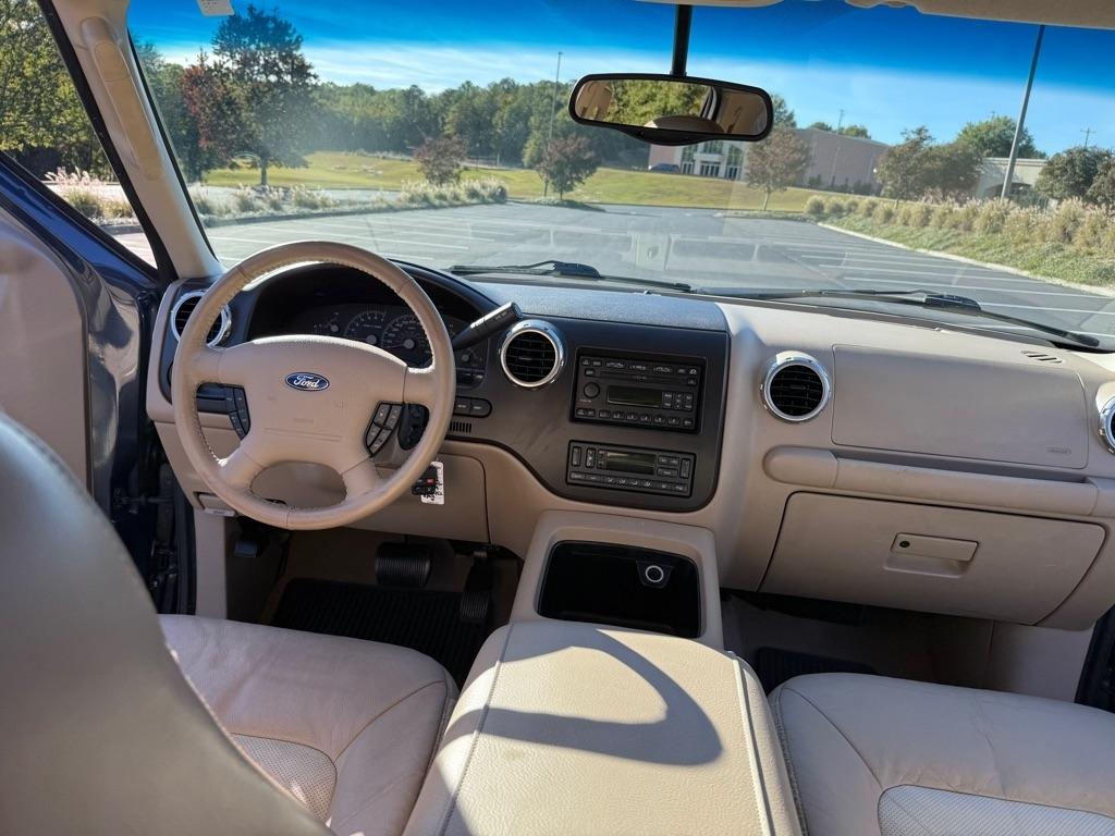 Ford Expedition Eddie Bauer 5.4L 2WD 2004
