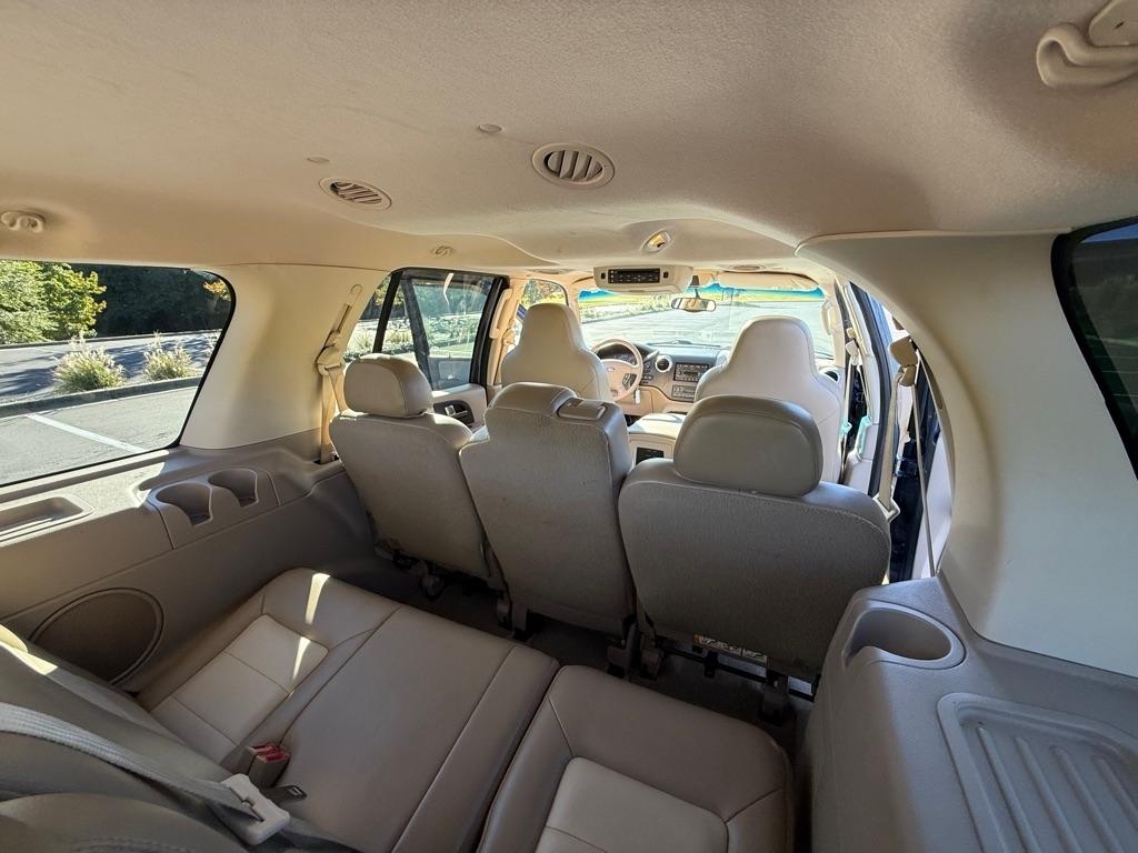 Ford Expedition Eddie Bauer 5.4L 2WD 2004