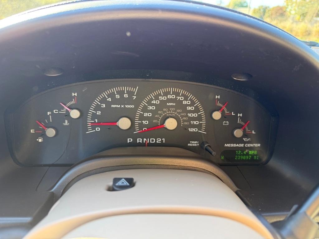 Ford Expedition Eddie Bauer 5.4L 2WD 2004