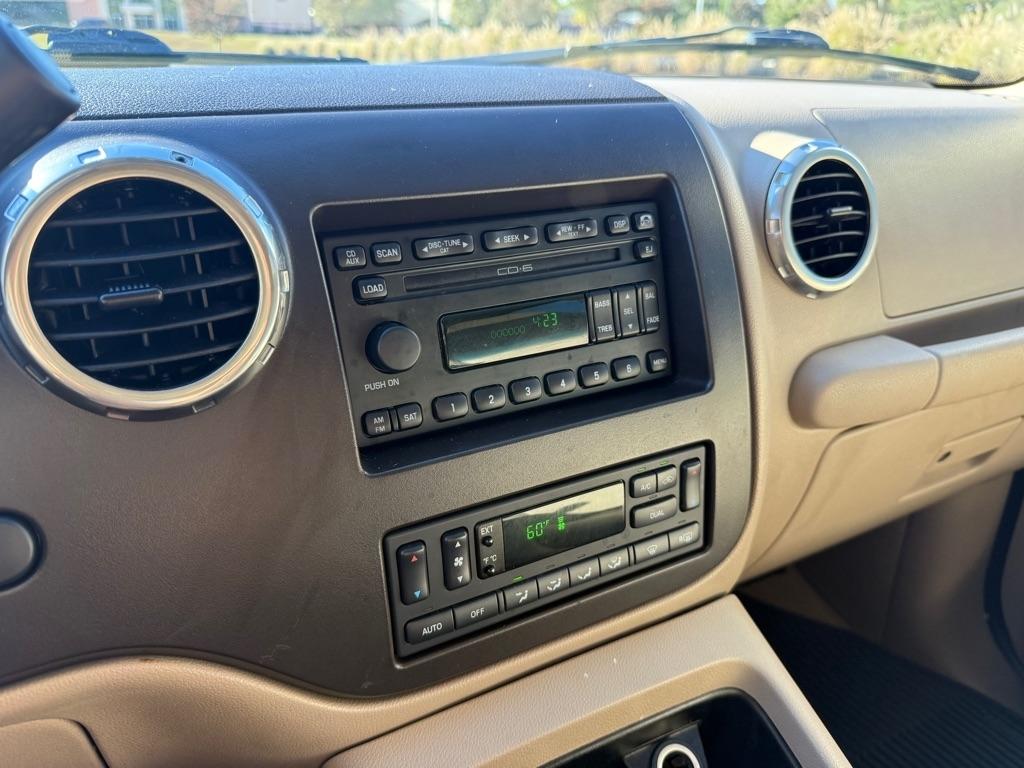 Ford Expedition Eddie Bauer 5.4L 2WD 2004