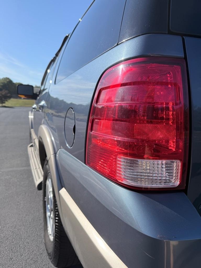 Ford Expedition Eddie Bauer 5.4L 2WD 2004